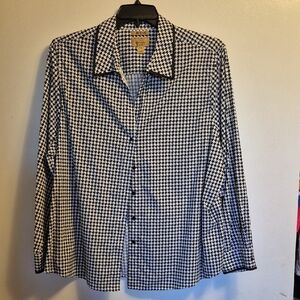 Chic Houndstooth Button-Up Blouse